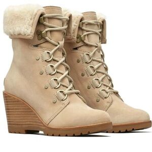 Sorel afterhours shearling lace boot in cream. Size 7.